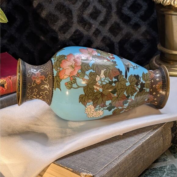 Antique 8.5" Meiji Period Japanese Cloisonné Enamel Floral Vase, Circa 1868-1912 - Picture 6 of 8